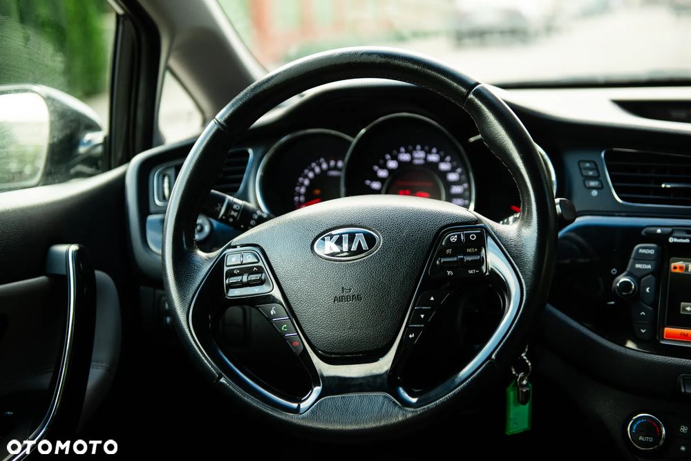 Kia Ceed 1.6 GDI Platinum Edition - 30