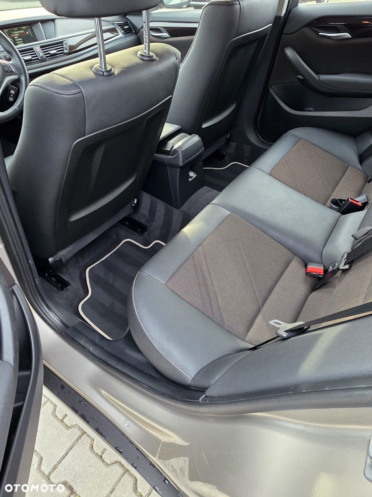 BMW X1 xDrive18d xLine - 28