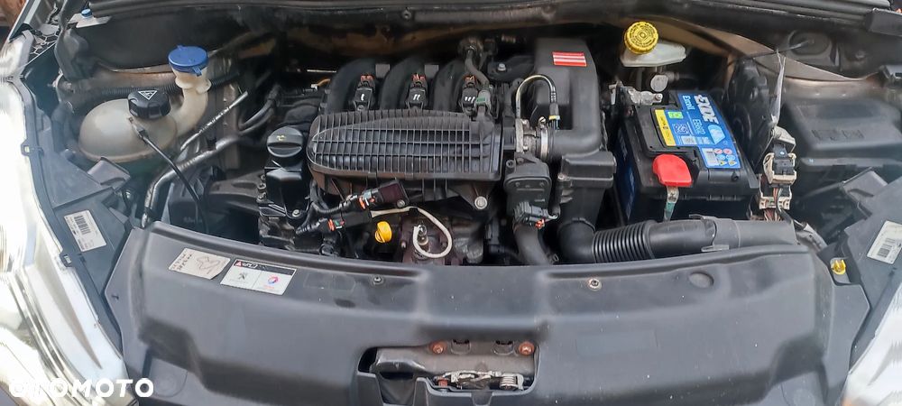 Peugeot 208 - 29