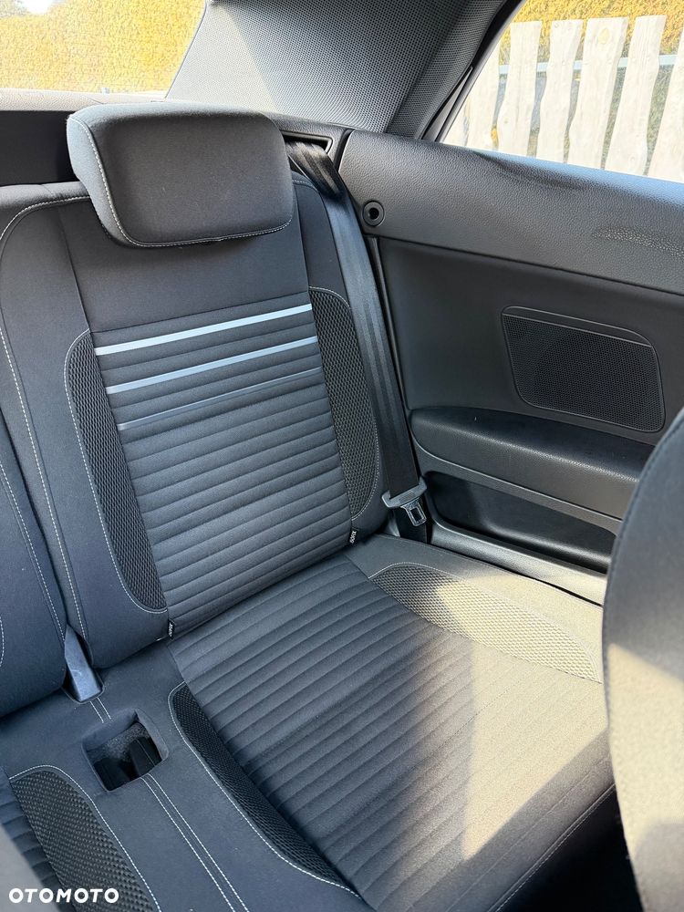 Volkswagen Golf - 23