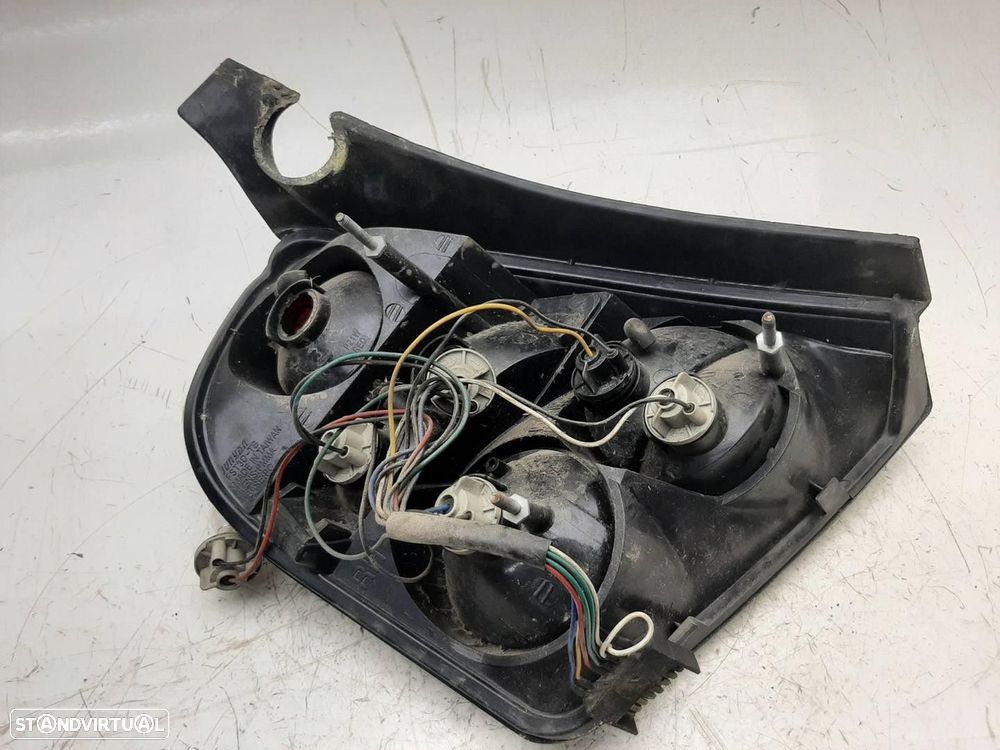 FAROLIM TRASEIRO DIREITO FIAT STILO 2005 - 4