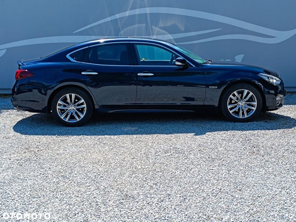 Infiniti Q70 - 18