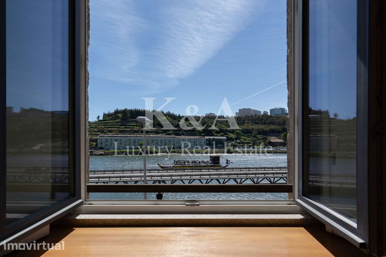 Apartamento com vista privilegiada sobre o rio Douro - Grande imagem: 2/17