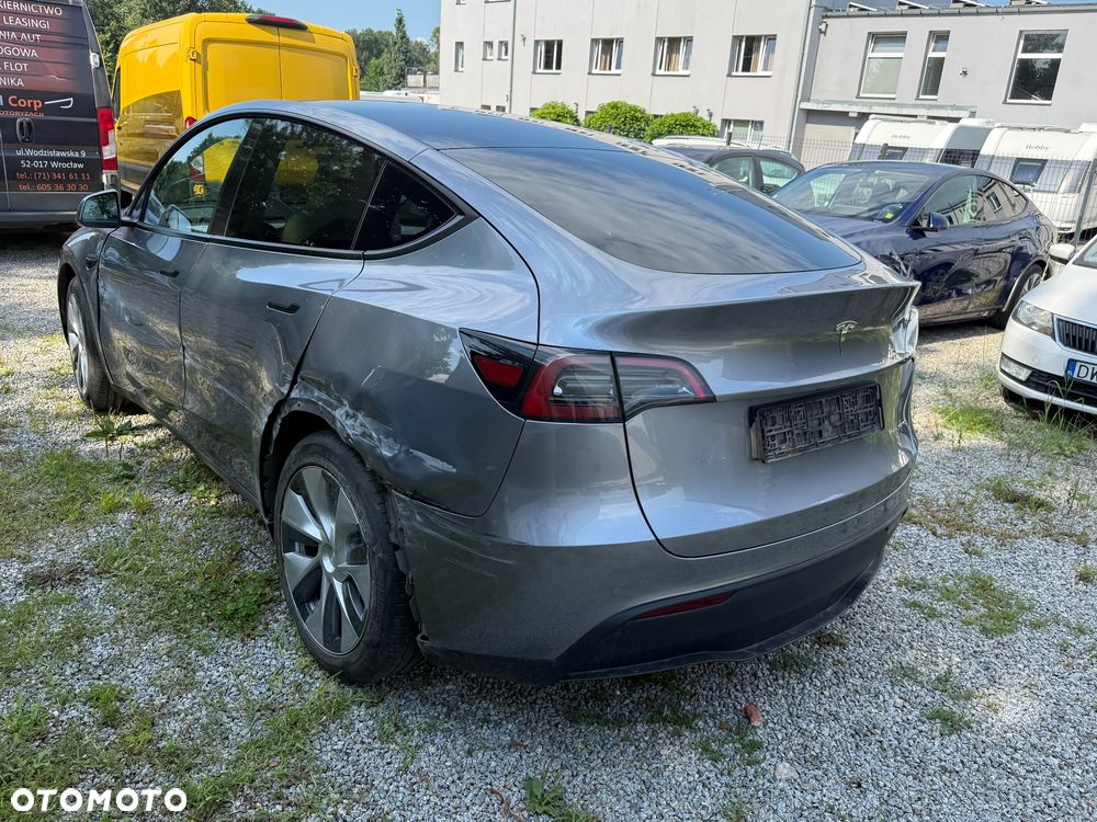 Tesla Model Y 79kWh Long Range Premium AWD - 2