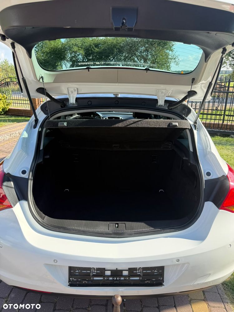Opel Astra 1.4 150 Jahre - 10