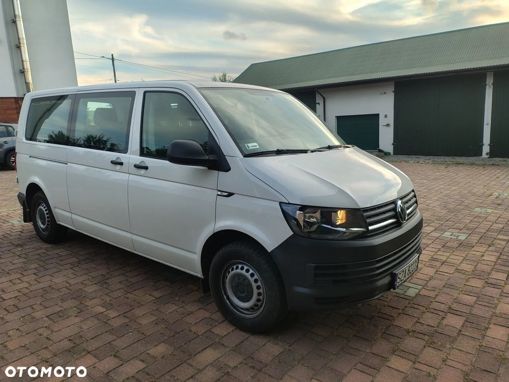 Volkswagen Caravelle - 1