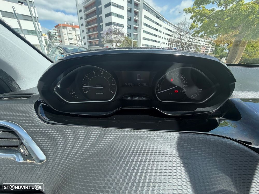 Peugeot 208 1.2 PureTech Style - 29