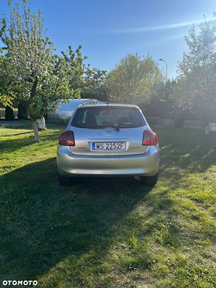 Toyota Auris 1.4 D-4D Luna - 16