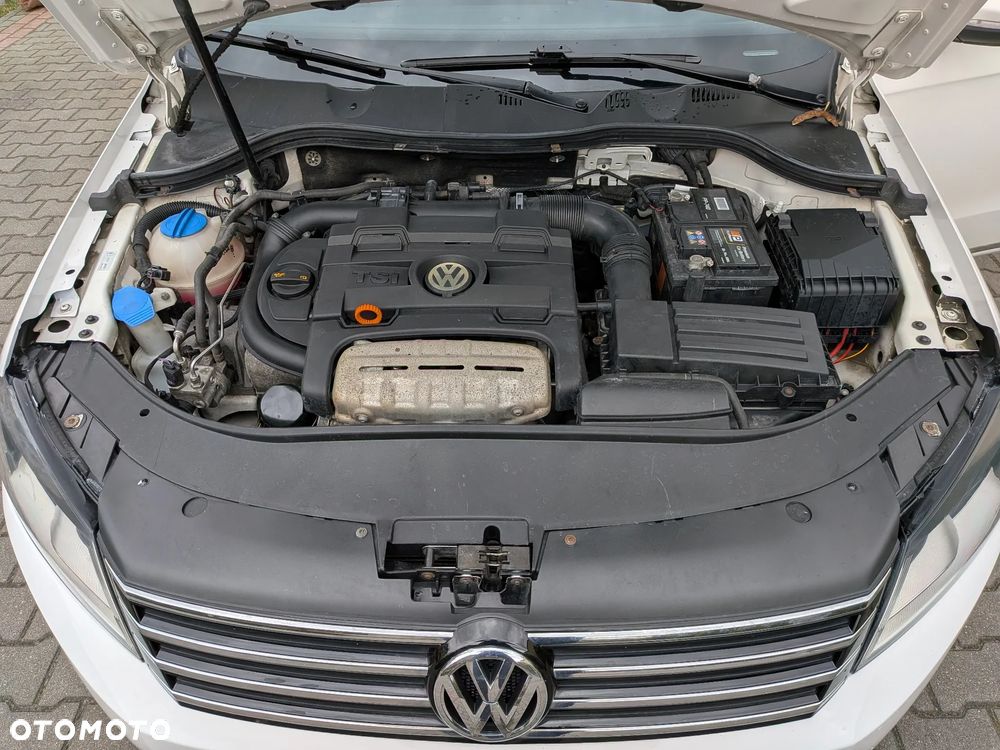 Volkswagen Passat - 14
