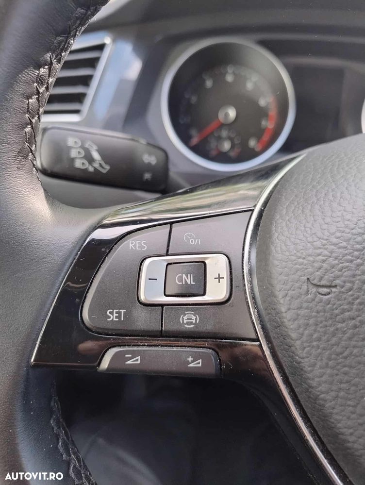 Volkswagen Tiguan 1.5 TSI ACT Comfortline - 11