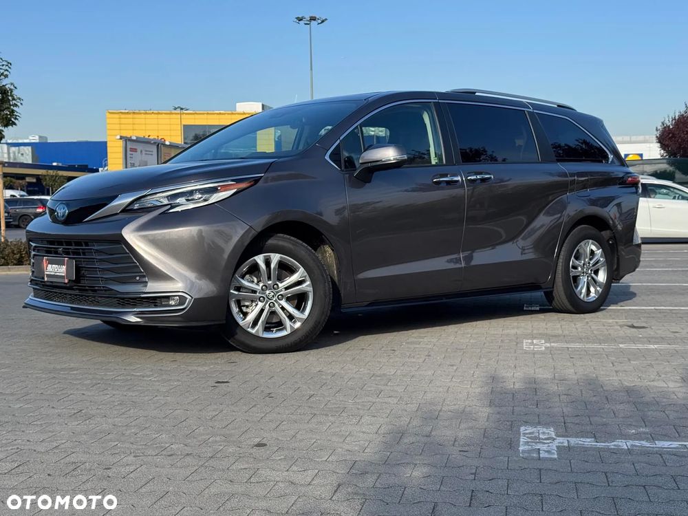 Toyota Sienna - 5