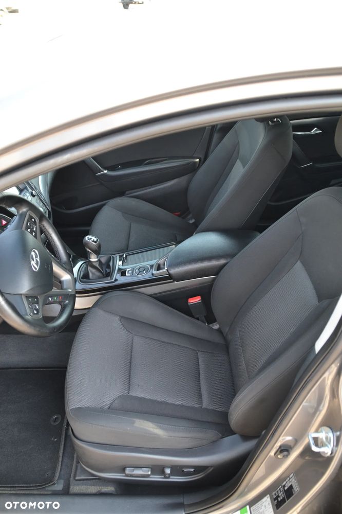 Hyundai i40 Kombi blue 1.6 Space - 25