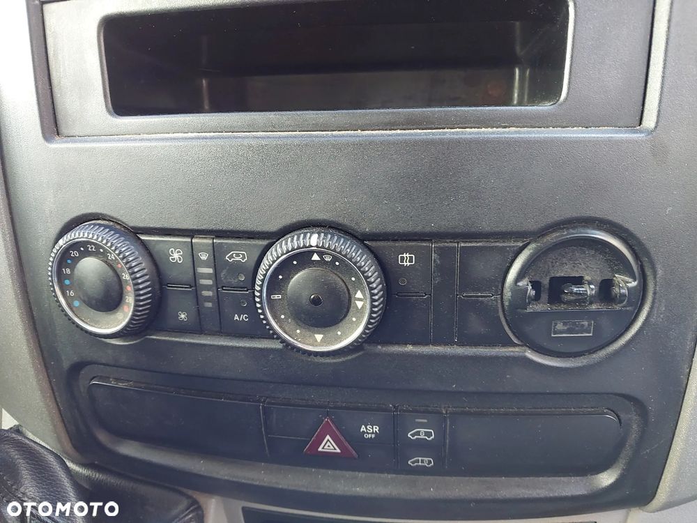 Mercedes-Benz Sprinter - 10