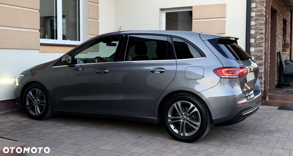 Mercedes-Benz Klasa B 180 7G-DCT Progressive - 24