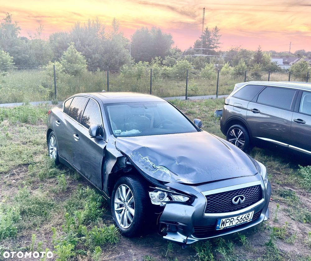 Infiniti Q50 - 2