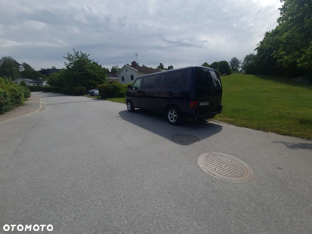 Volkswagen Caravelle - 9