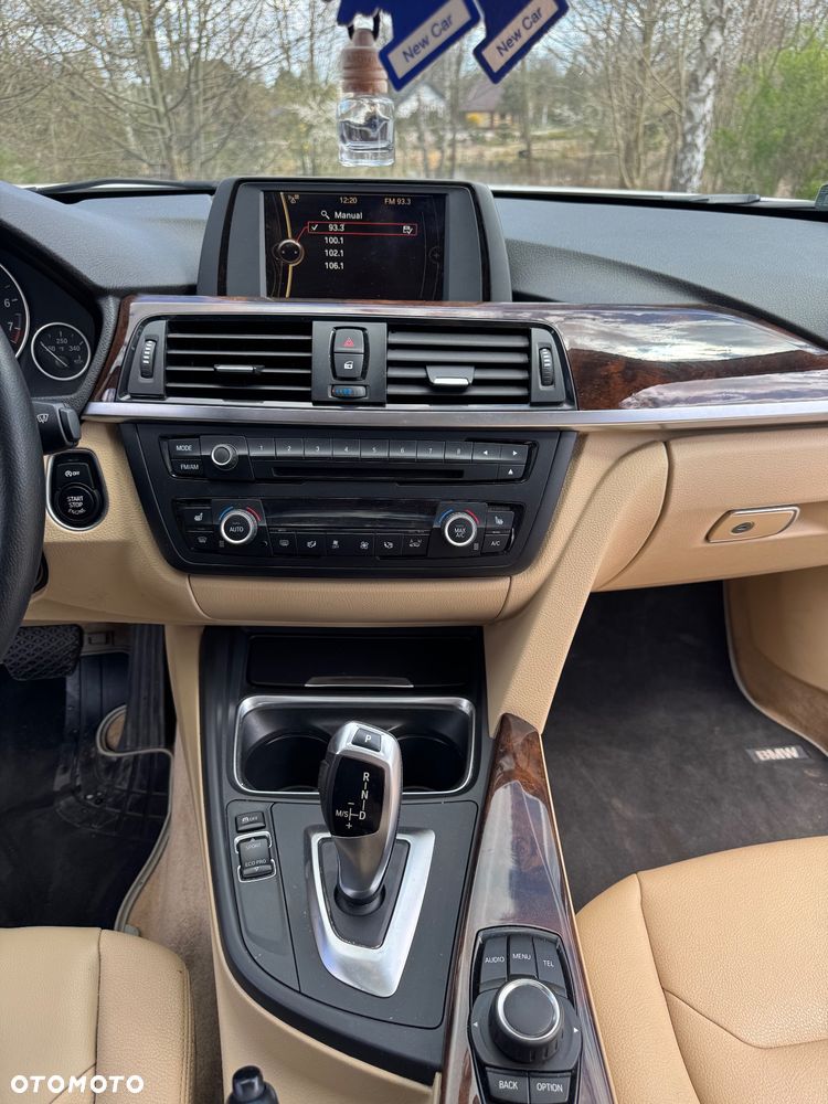 BMW Seria 3 320i - 21