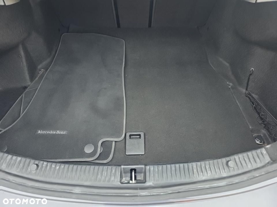 Mercedes-Benz Klasa C 300 7G-TRONIC AMG Line - 12