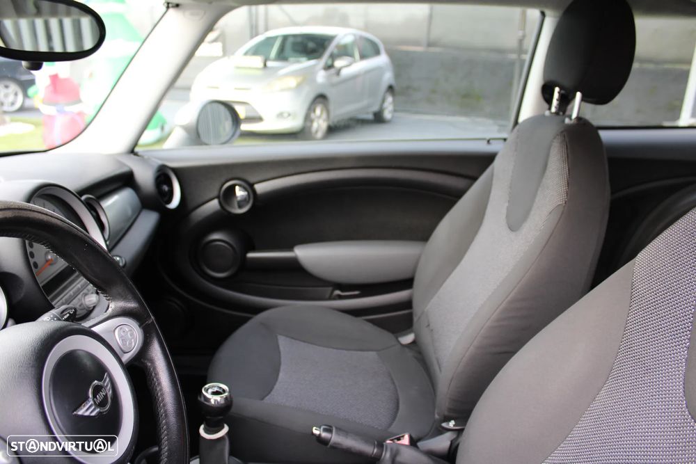 MINI 3 Portas Cooper D - 14