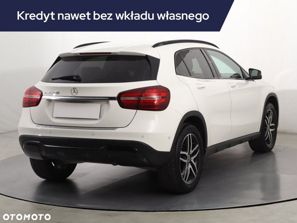 Mercedes-Benz GLA - 7