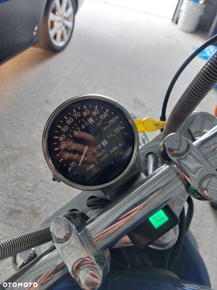 Suzuki Intruder - 2