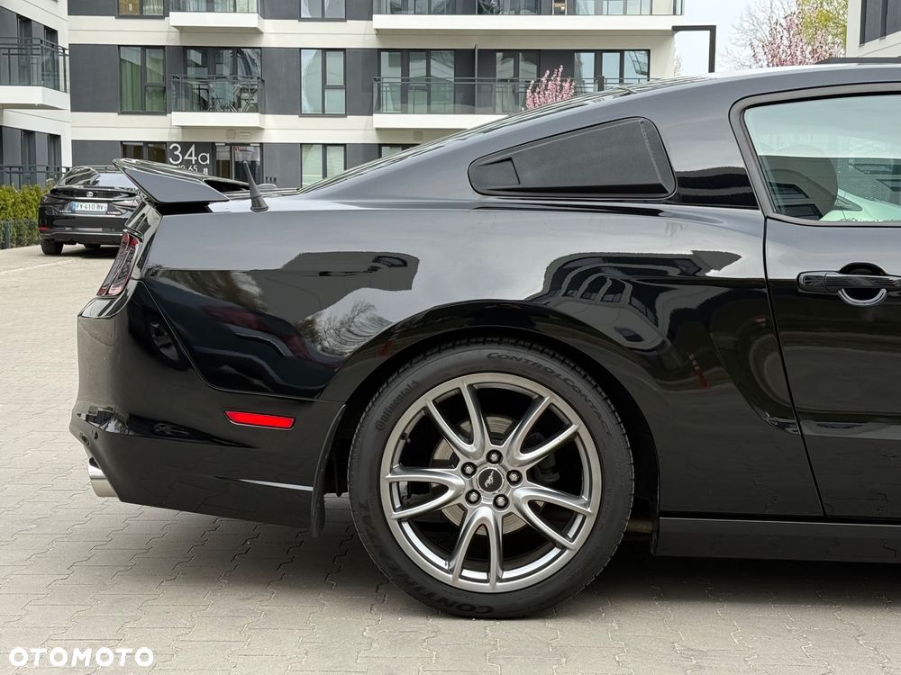 Ford Mustang 5.0 V8 GT - 27