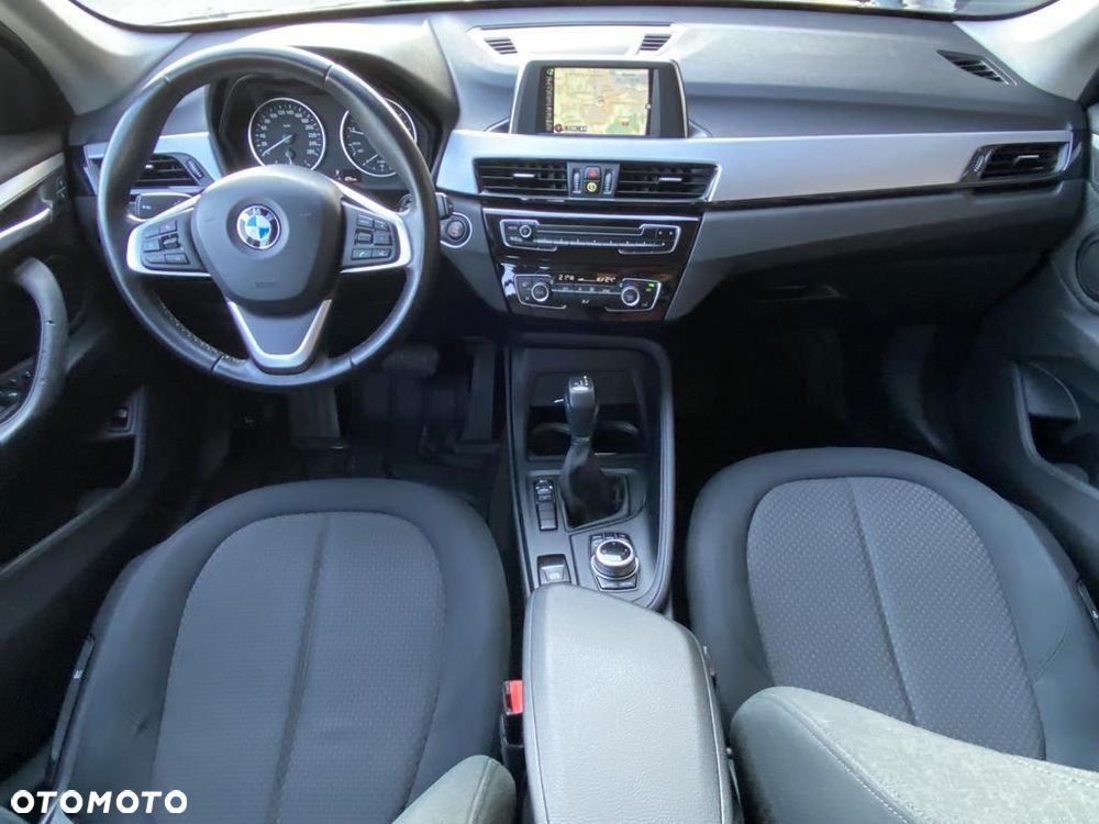 BMW X1 sDrive20i Advantage - 22