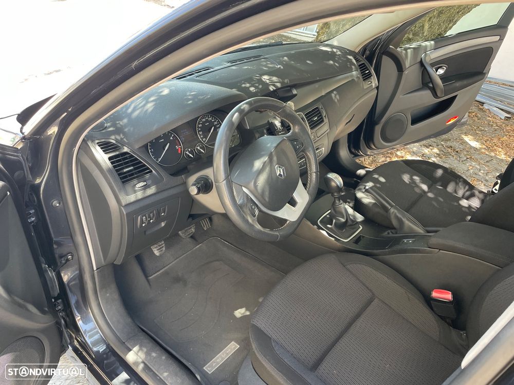 Renault Laguna dCi 110 FAP Emotion - 22