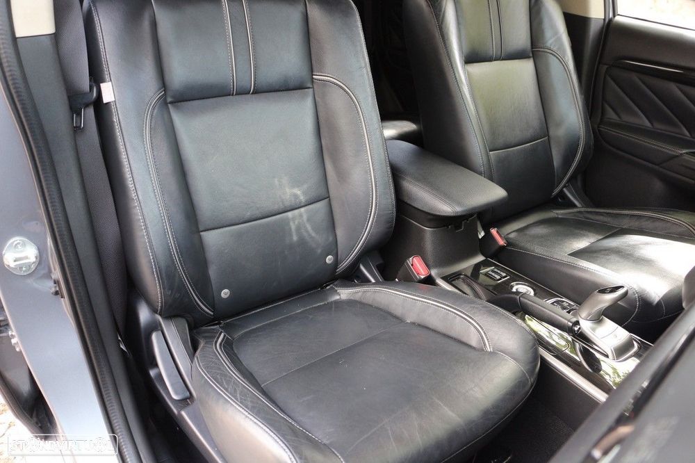 Mitsubishi Outlander 2.0 MIVEC Instyle Navi+ - 22