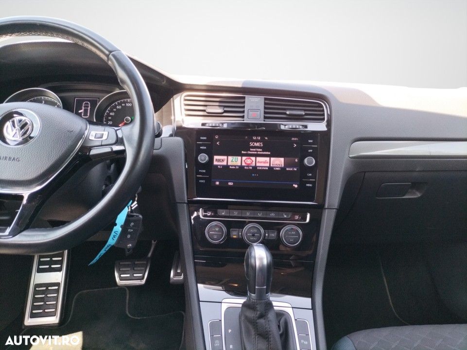 Volkswagen Golf - 15