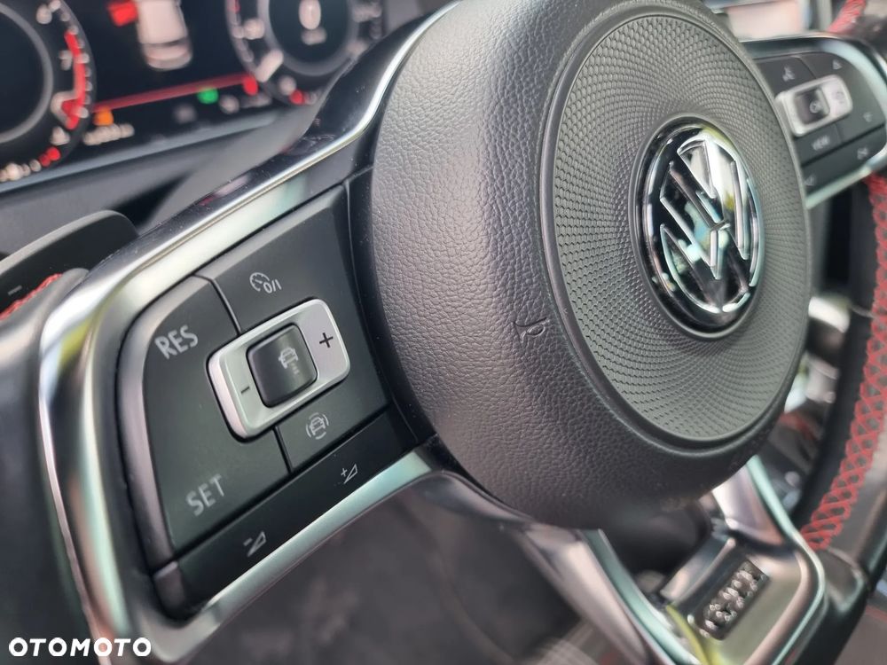 Volkswagen Golf - 12