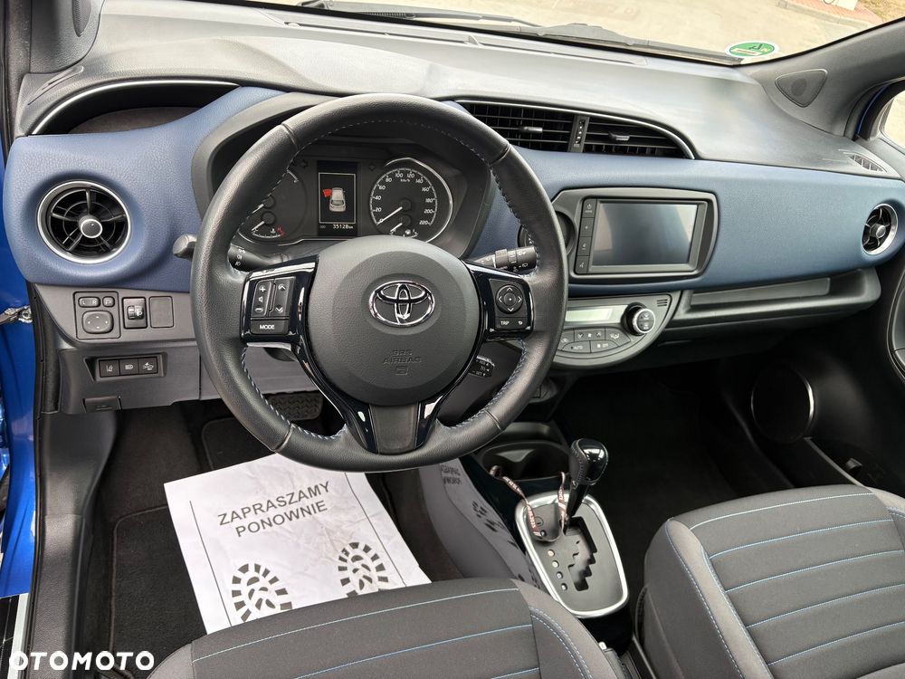 Toyota Yaris Hybrid 100 Selection Passion - 14