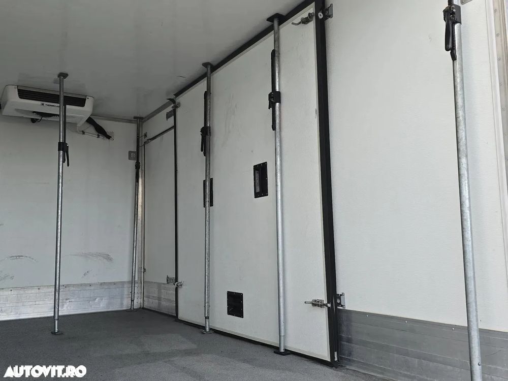 Mercedes-Benz Sprinter - 15