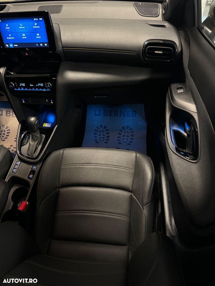 Toyota Yaris Cross Hybrid 130 1.5 VVT-i Black&White - 13