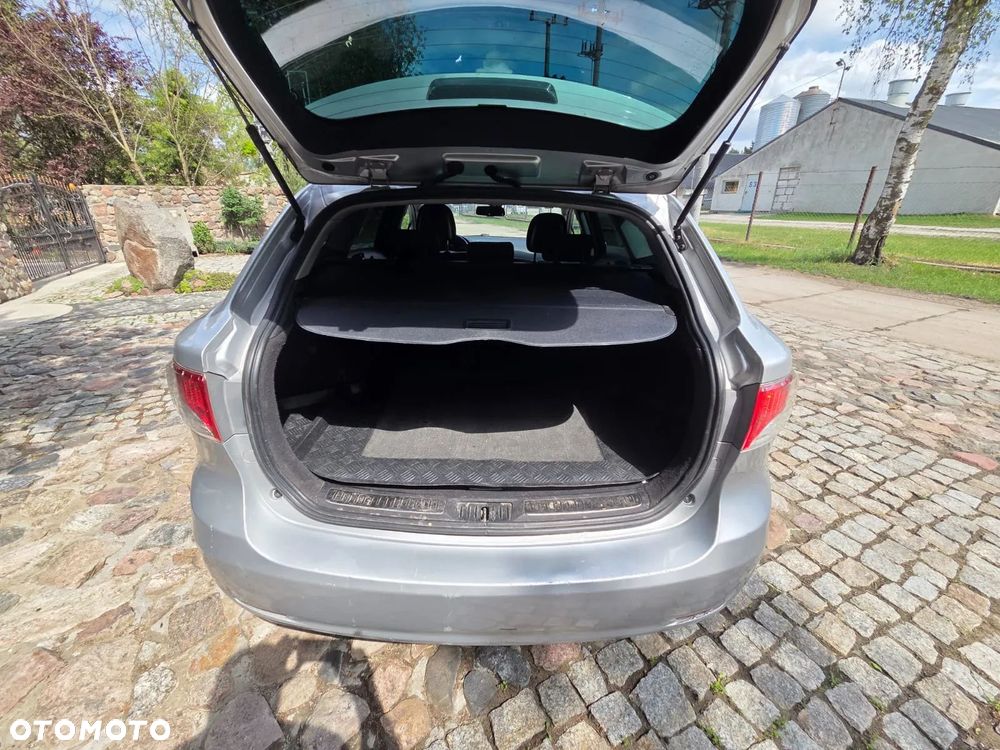Toyota Avensis 1.8 Luna EU5 - 13