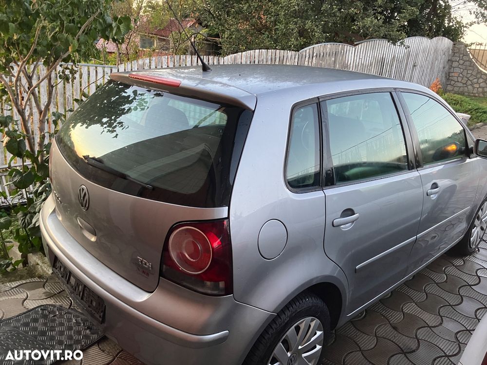 Volkswagen Polo 1.4 TDI Comfortline - 2