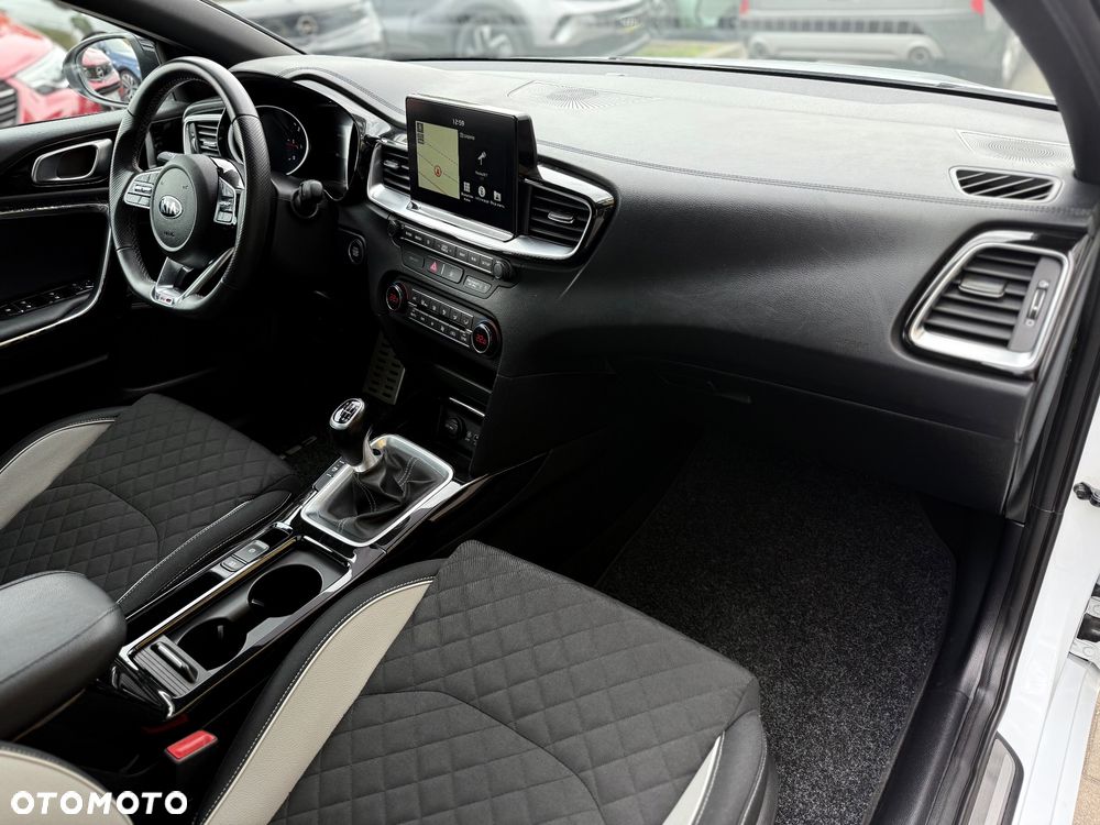 Kia ProCeed 1.6 CRDi SCR GT LINE - 29