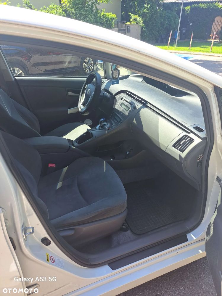 Toyota Prius 1.5 VVT-i Prestige - 11