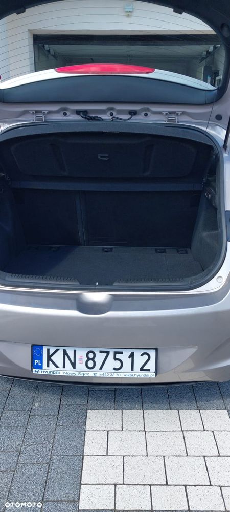 Hyundai i30 1.4 Classic + - 12
