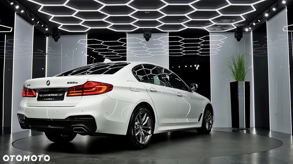 BMW Seria 5 ver-530e-xdrive-m-sport-sport - 12