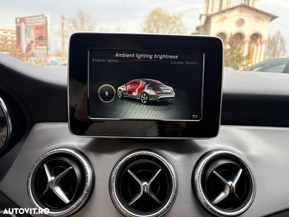 Mercedes-Benz CLA - 12