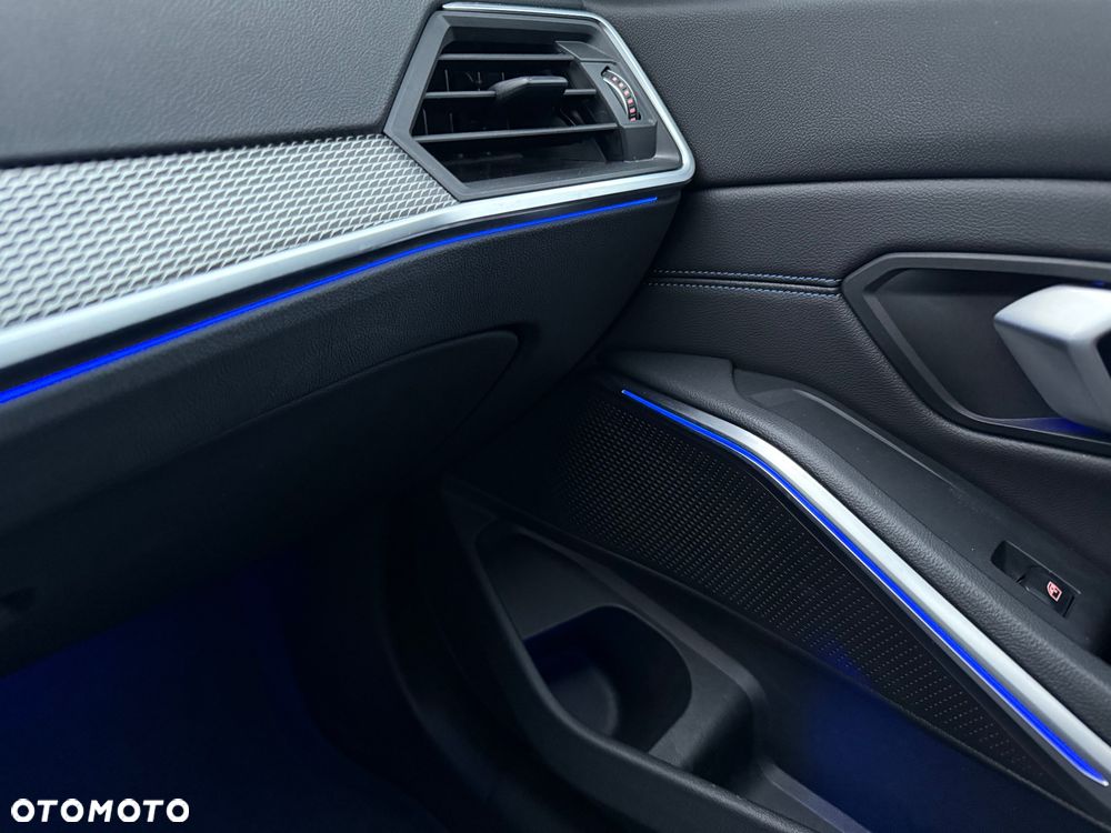 BMW Seria 3 320d xDrive M Sport Sport - 25