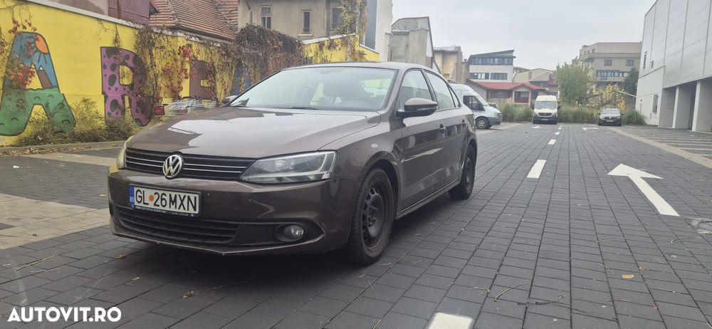 Volkswagen Jetta - 1