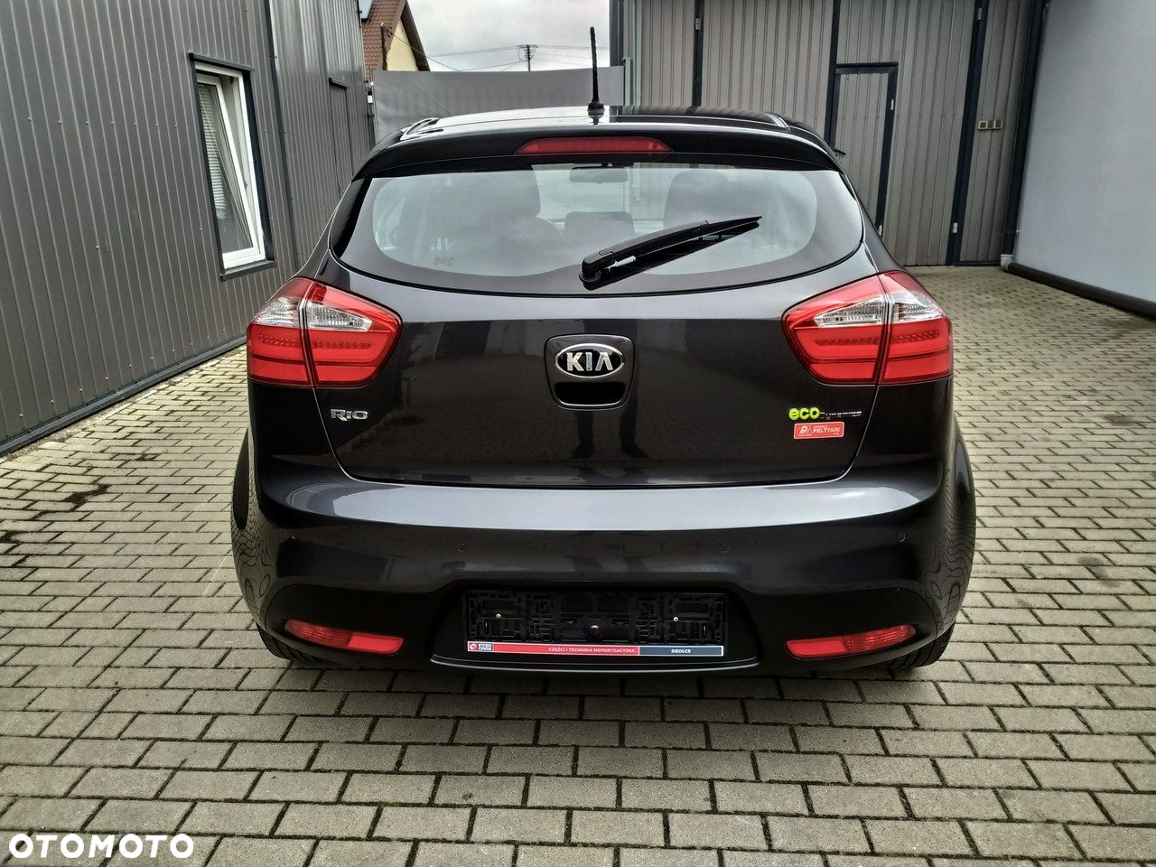Kia Rio 1.4 L - 7