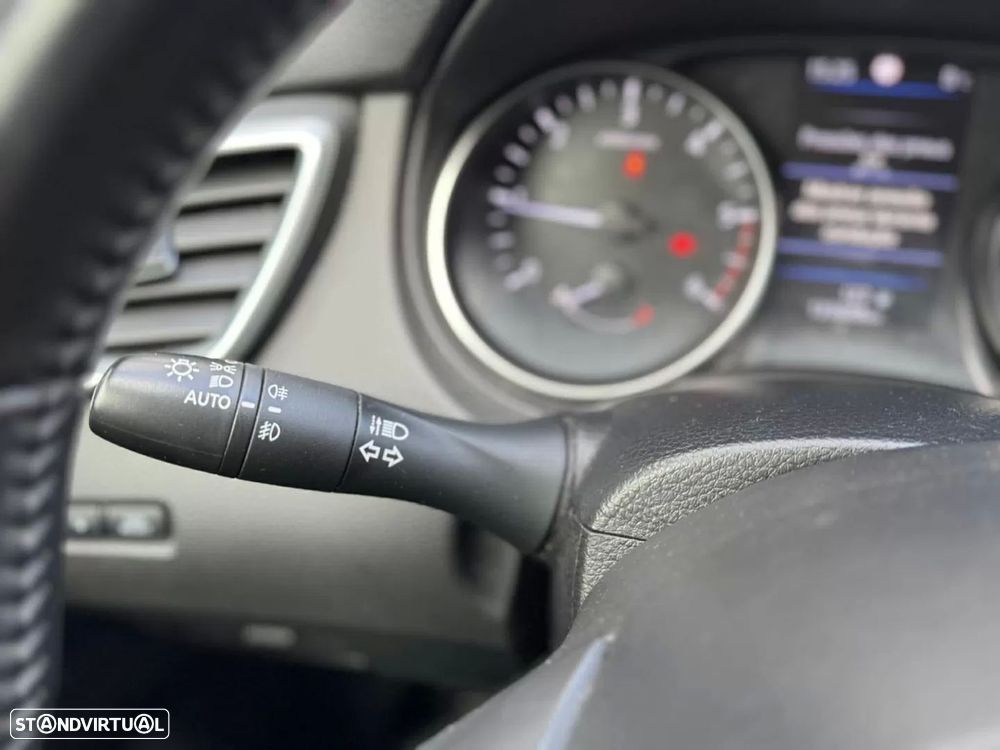 Nissan Qashqai 1.5 dCi N-Connecta J18 - 11