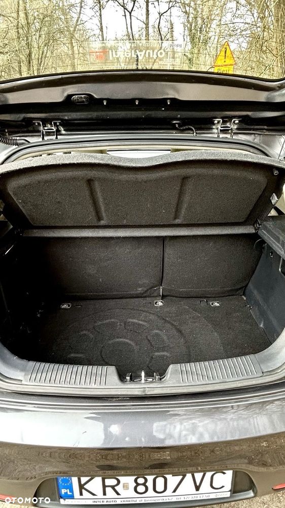 Kia Rio 1.4 L - 9