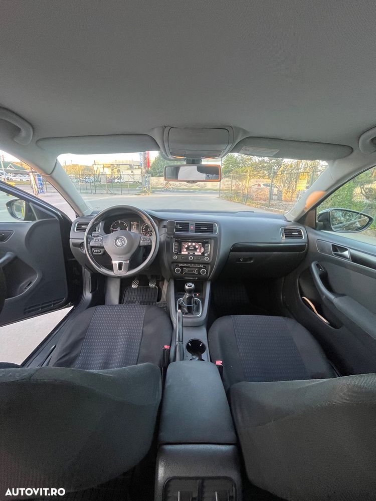 Volkswagen Jetta 1.6 TDI Blue Motion Technology Life - 13