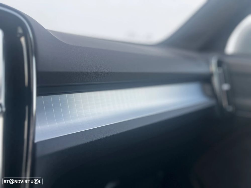 Volvo XC 40 2.0 B3 Core - 23