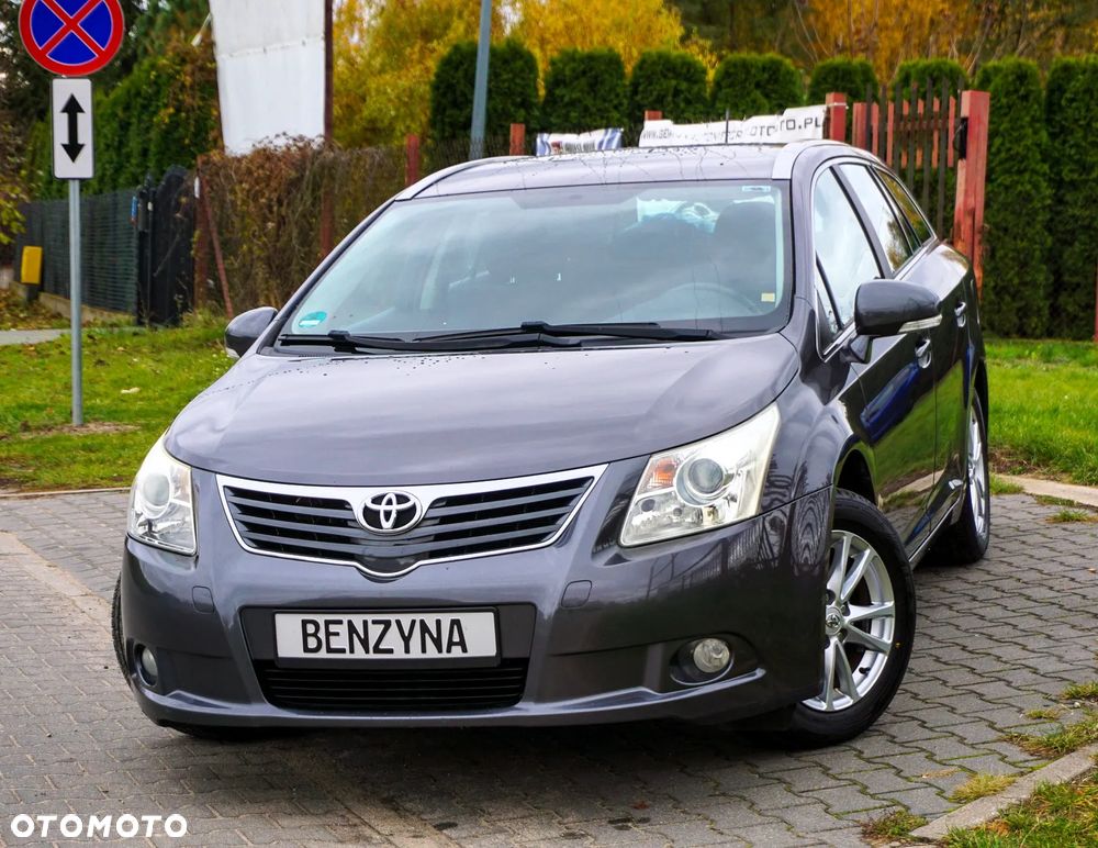 Toyota Avensis 1.8 Comfort - 14