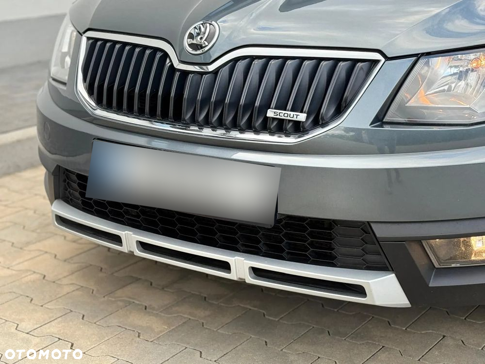 Skoda Octavia Scout 2.0 TDI 4x4 DSG - 26
